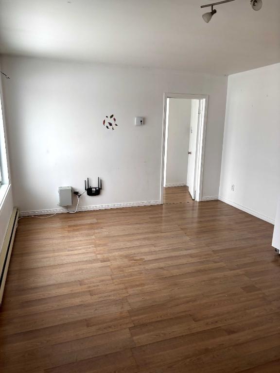 2 1/2 chauffé éclairé semi-meublé wifi à L'Islet | 3206022