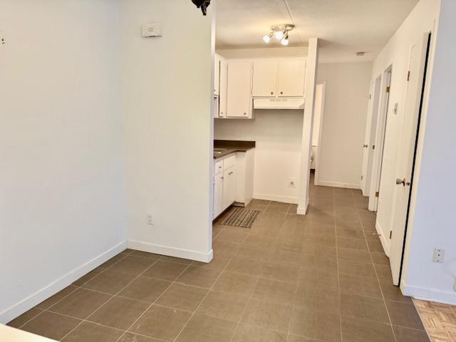 Coquet 4 1/2 3e étage tout béton - eau chaude + chauffage inclus - MARS ou JUILLET | 3206202