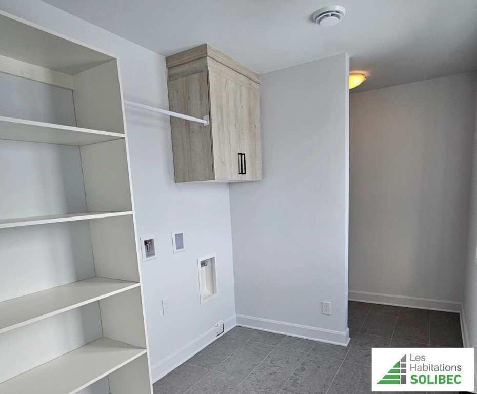 Logement 5 1/2 À LOUER | 3206251