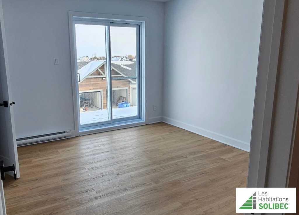 Logement 5 1/2 À LOUER | 3206251