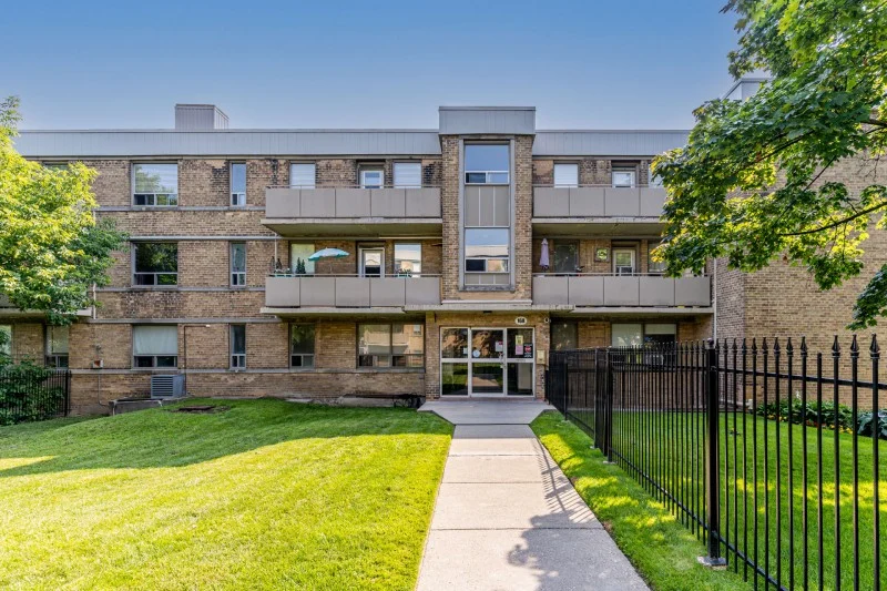 Roxbury Manor | 3206413