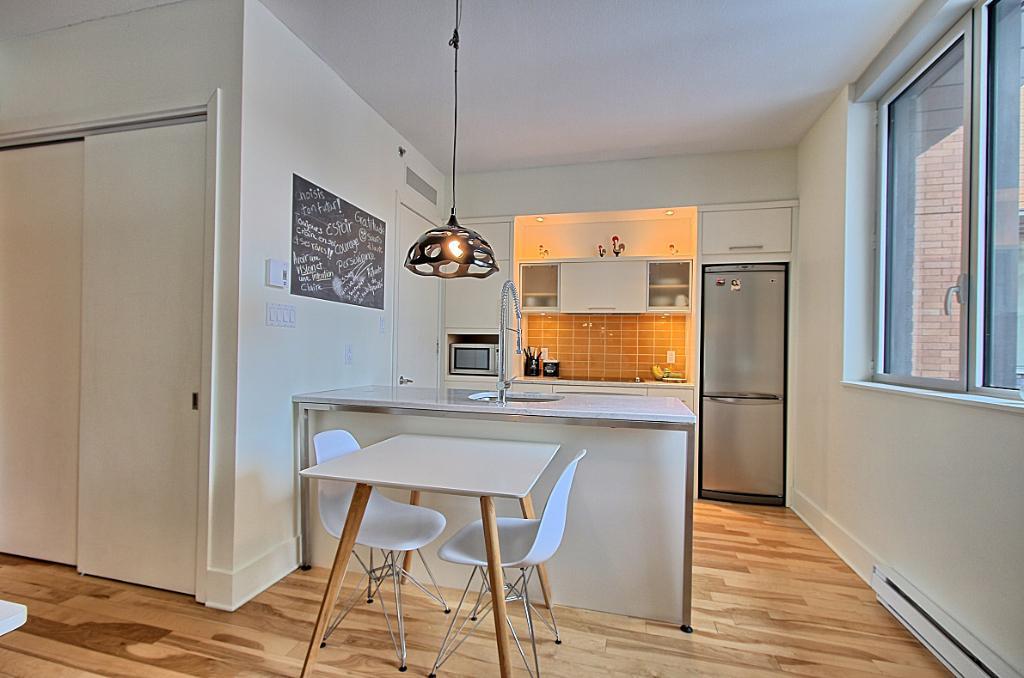 Condo, Vieux port, Piscine, Gym et Sauna | 3206449