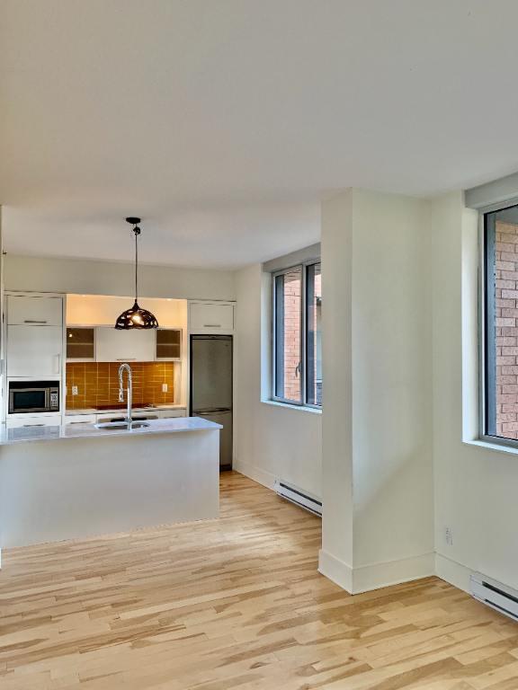 Condo, Vieux port, Piscine, Gym et Sauna | 3206449