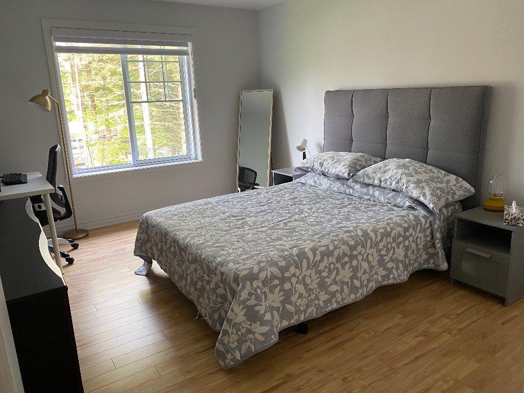 Condo 4 ½ à louer avec eau chaude, chauffage et air climatisé inclus pour 1 600$ par mois. Ste-Agathe-des-Monts | 3206459