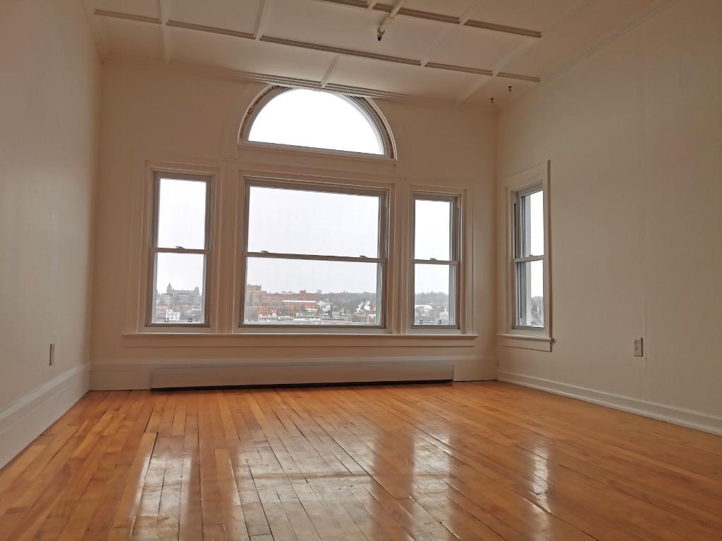 3½ rénové au sommet (vue unique + ensoleillé toute la journée) | 3206652