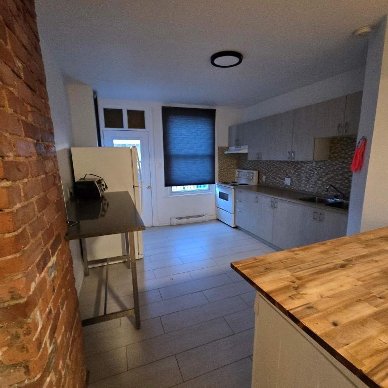 2 CH - 1 SDB - Montréal - $1,700 /mo | 3206705