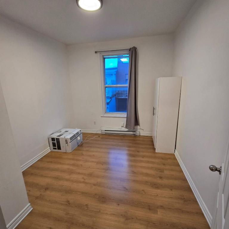 2 CH - 1 SDB - Montréal - $1,700 /mo | 3206705