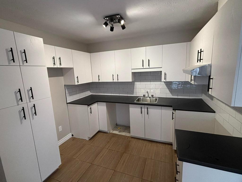 5 1/2, Disponible Immédiatement, | 3207196