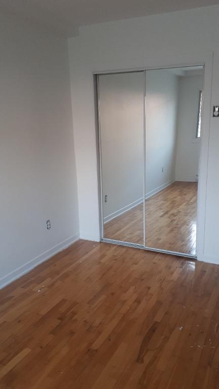 APPARTEMENT 4-1/2 - 2 CHAMBRES - INTERNET/CABLE/STATIONNEMENT | 3207199