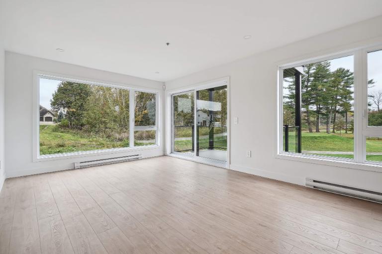 2 CH - 2 SDB - Bromont - $2,250 /mo | 3207248