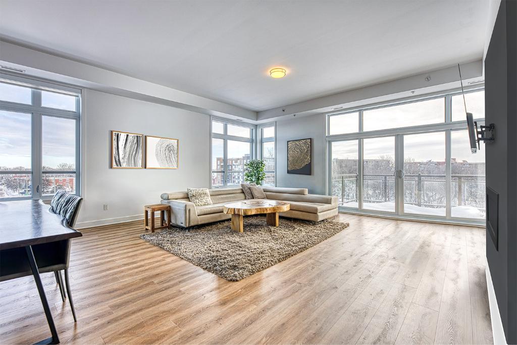 Penthouse 5 ½ adossé au golf de Saint-Lambert! 2 159 pi² | 3207729