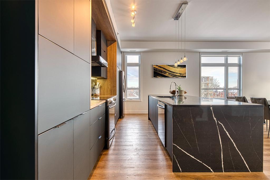 Penthouse 5 ½ adossé au golf de Saint-Lambert! 2 159 pi² | 3207729