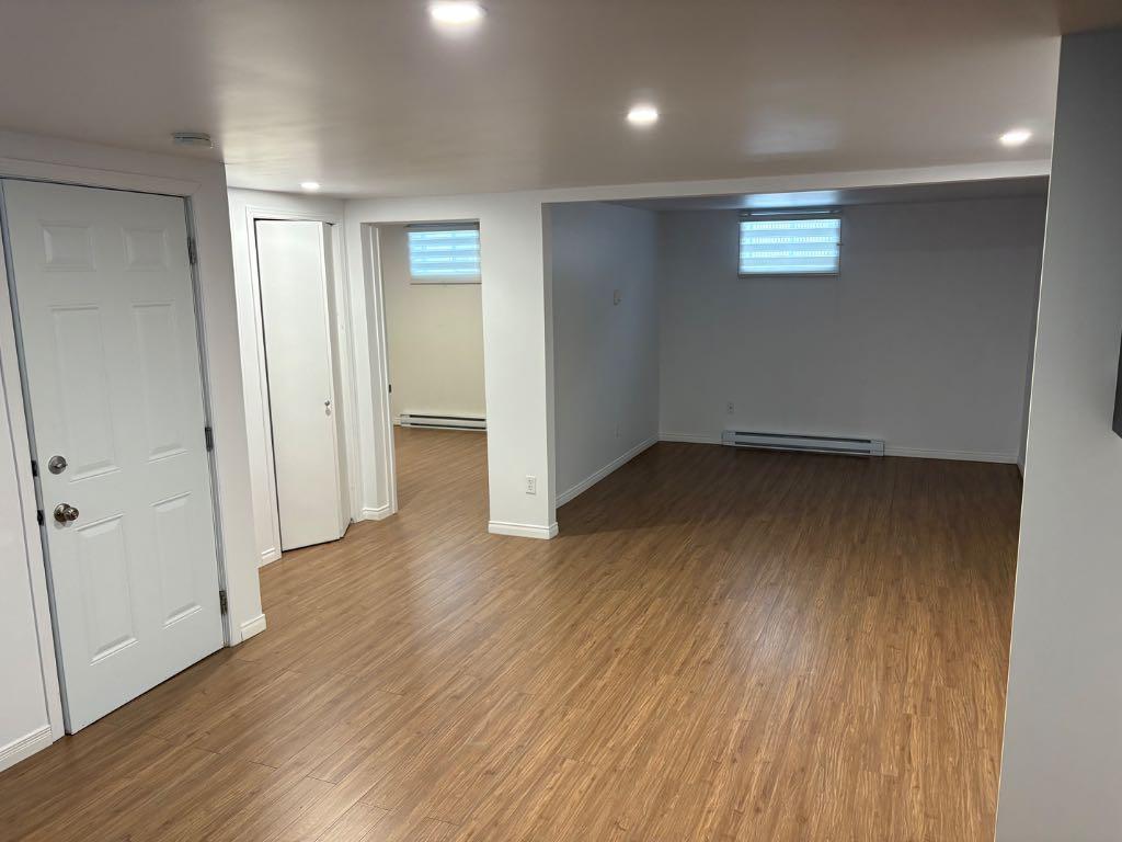 Pour 50ans et plus non fumeur 3 1/2 sous sol a louer, aucun animal , électricité compris,stationnement pour un auto, 750.00 par mois ,demande référenc | 3208207