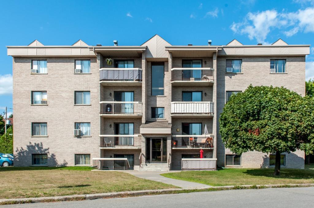 Logement à louer à Terrebonne 4 ½ libre 2e étage 1180$ Beau et grand 4 1/2 libre immédiatement situé derrière les Galeries de Terrebonne. | 3208237