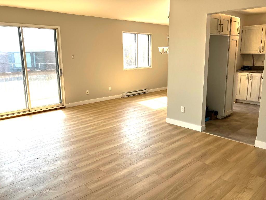 Logement à louer à Terrebonne 4 ½ libre 2e étage 1180$ Beau et grand 4 1/2 libre immédiatement situé derrière les Galeries de Terrebonne. | 3208237