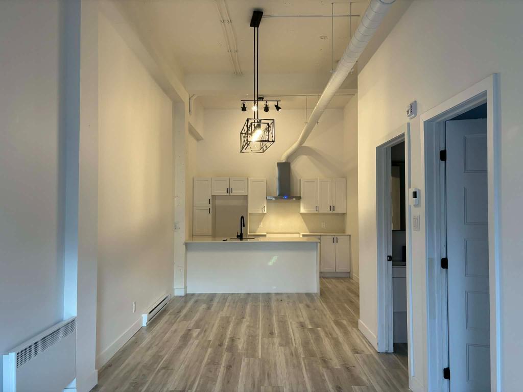 🏠 2 ½ lumineux à louer – Sherbrooke | 3208250