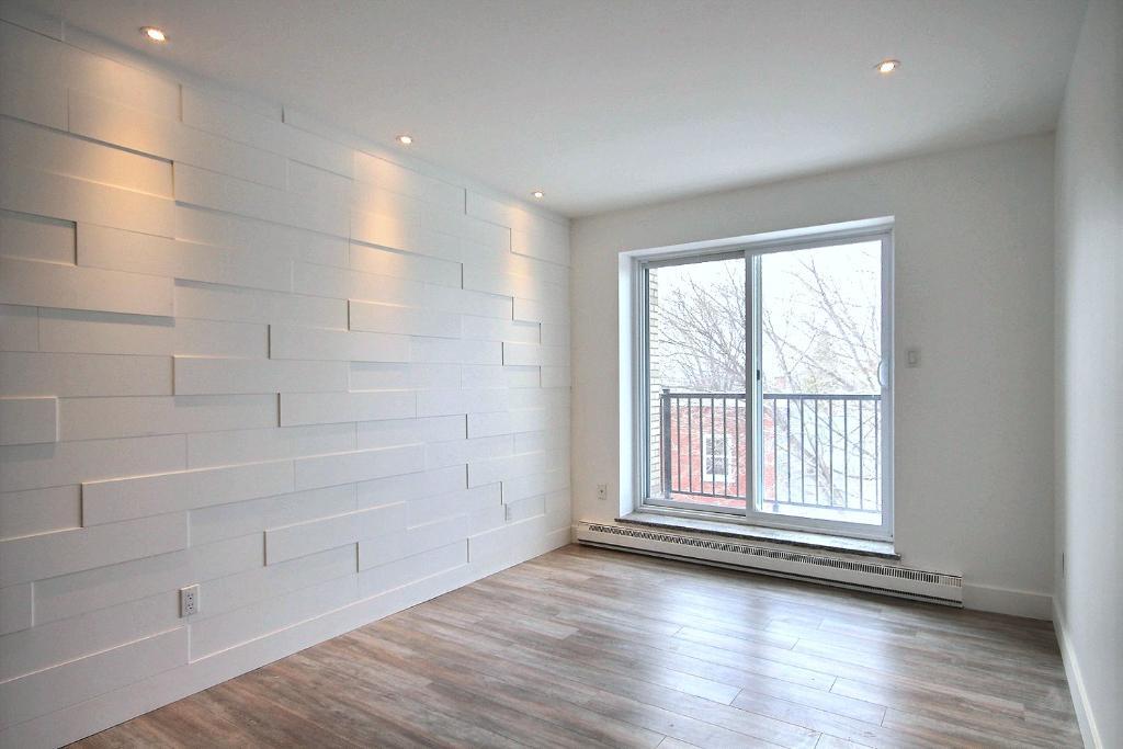 ✨ GRAND 2 1/2 - SEMI-MEUBLÉ / BALCON + RANGEMENT ✨ | 3226326