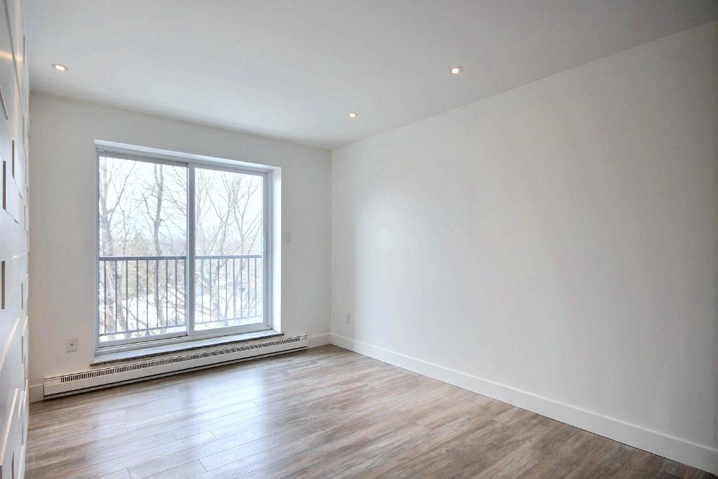 ✨ GRAND 2 1/2 - SEMI-MEUBLÉ / BALCON + RANGEMENT ✨ | 3226326