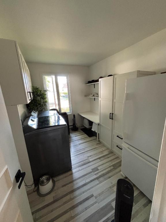 5 1/2 - 2 chambres, chauffage, électricité, eau chaude inclus | 3208360