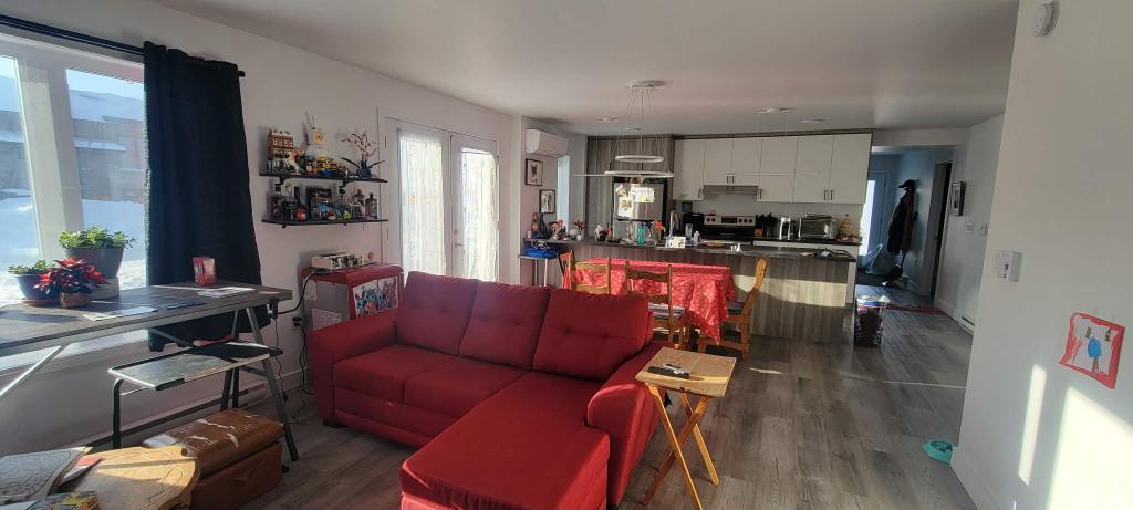 1er mars 2026 - 4 1/2 rez-de-chaussée | 3208363