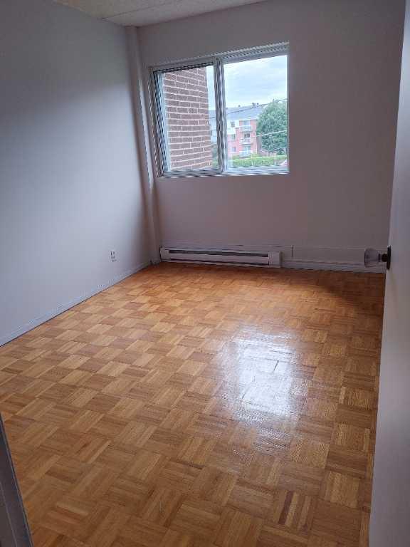 Grand 4 1/2 rénové | 3208367