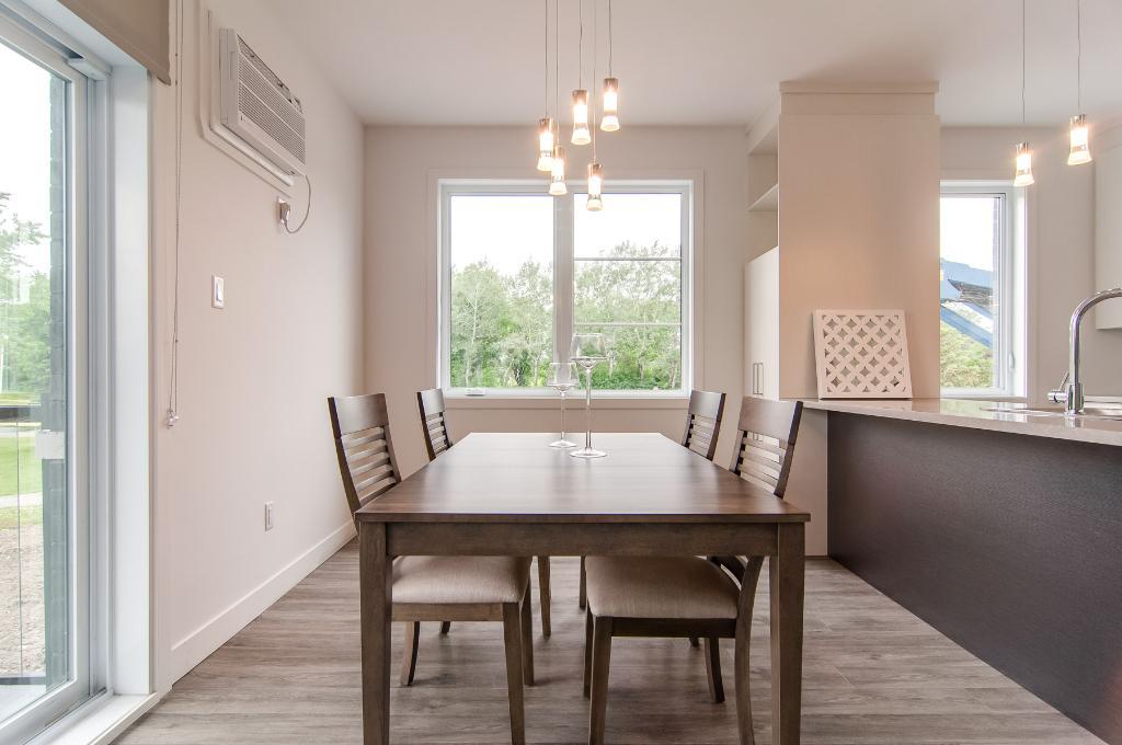 MAGNIFIQUE appartement style condo 4 1/2 sur le golf de VALLEYFIELD | 3208372