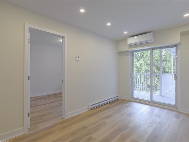 Montreal, 4 1/2 complètement rénové | 3208442