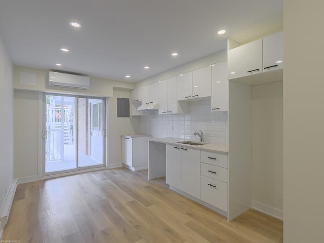 Montreal, 4 1/2 complètement rénové | 3208442