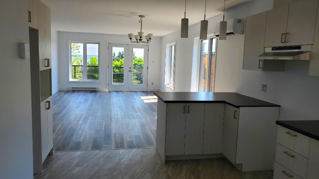 Grand 5 1/2 construction récente à Beauport pour juillet | 3281852