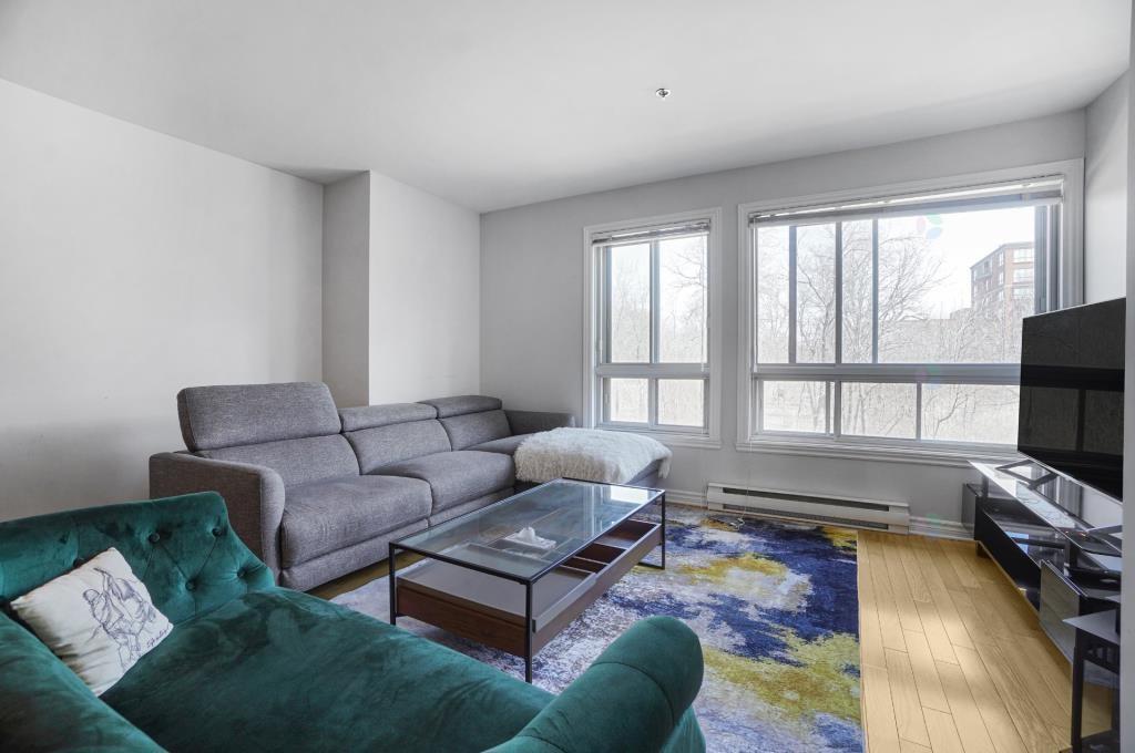 LUXUEUX CONDO 3 1/2 AVEC GARAGE ET PISCINE INTÉRIEUR | 3208557