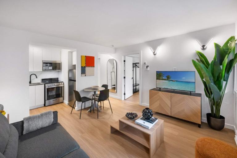 Appartement Une Chambre - Montréal Centre-Ville, Meublé | 3208591