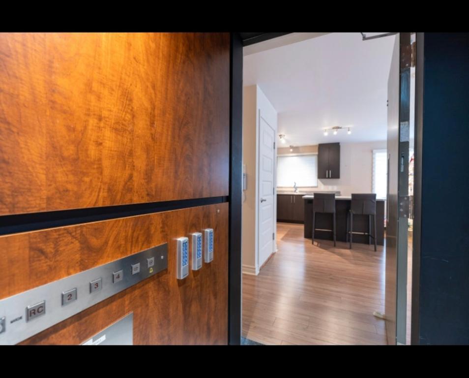 5 1/2 avec ascenseur privé | 3208602