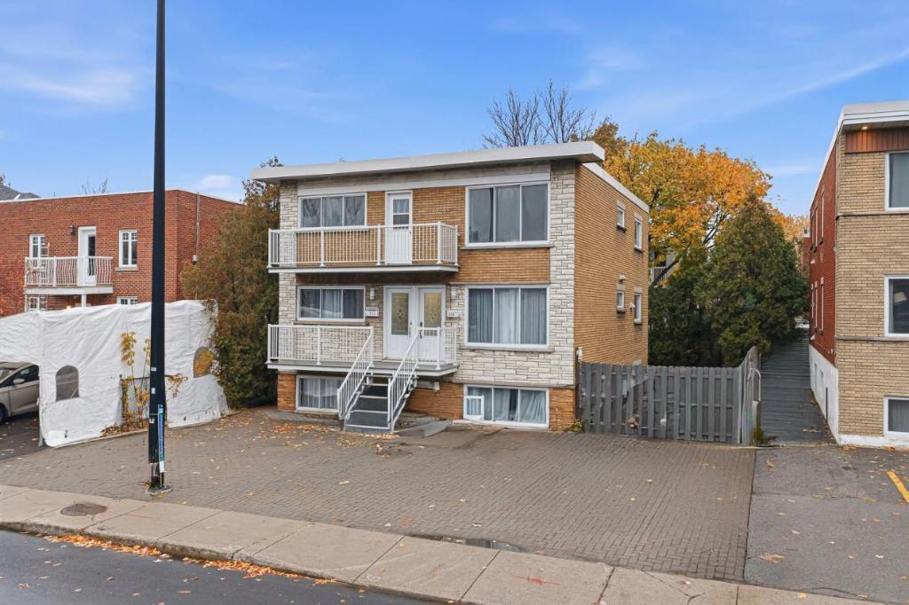 Calme 5 1/2 près de la Place Longueuil et métro | 3208620