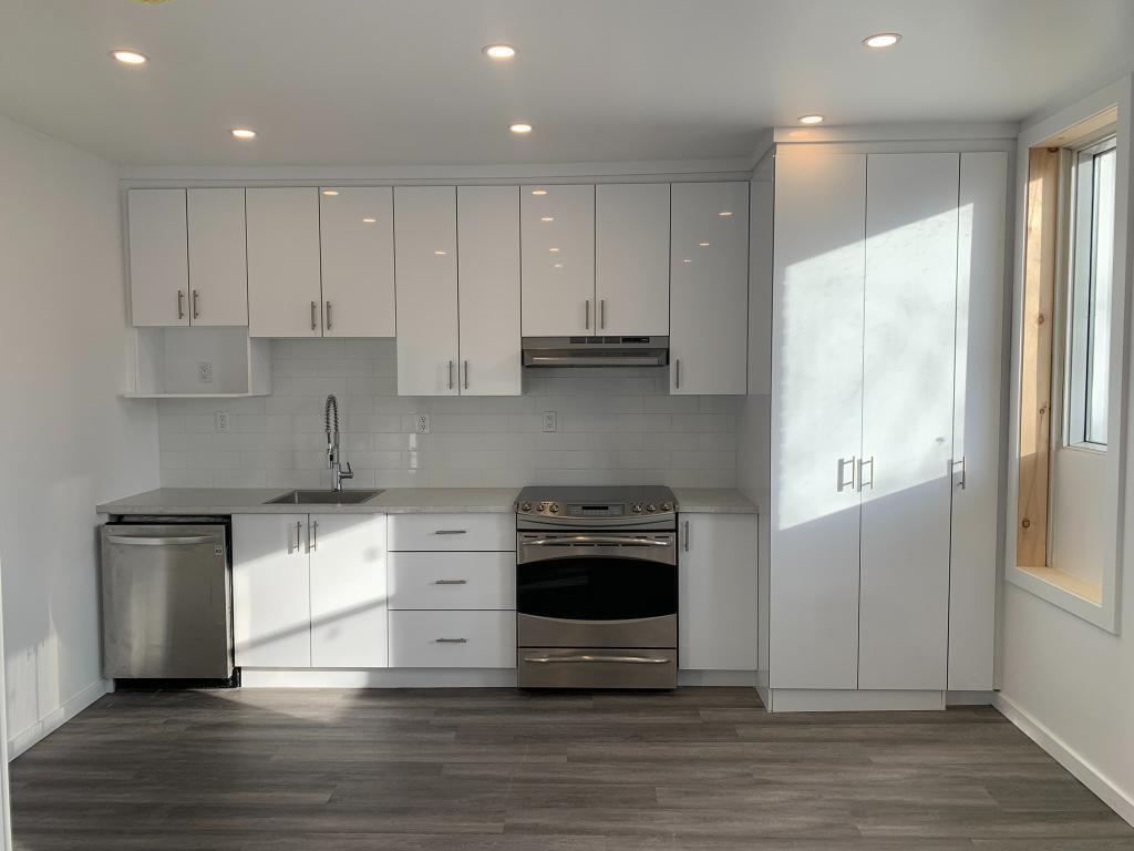 Verdun, 1200 pc, 5 ½ ,3 CAC, 5 électro, AC, rénové à neuf | 3208621