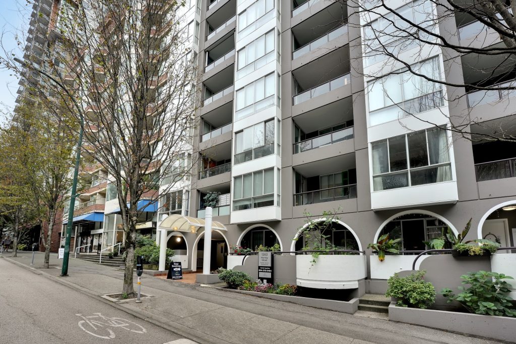 Pacific Terrace Apartments | 3209000