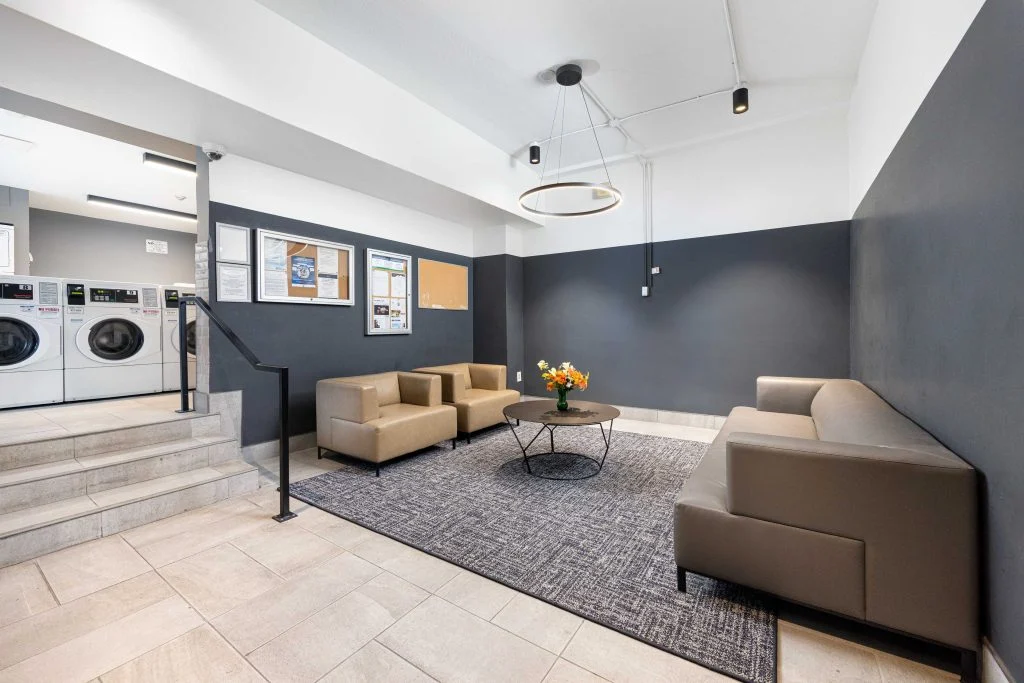 Maeford Court Apartments | 3209142