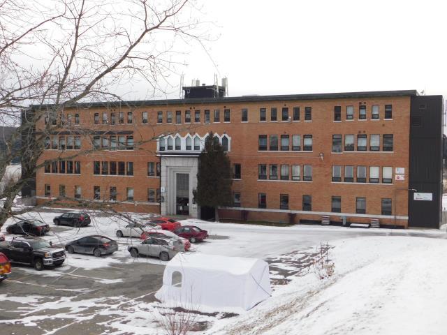 BEAU GRAND 3 1/2 ET/OU 4 1/2 RÉNOVÉ À LOUER,POSSIBILITÉ DE LOUER À LA SEMAINE, | 3209488