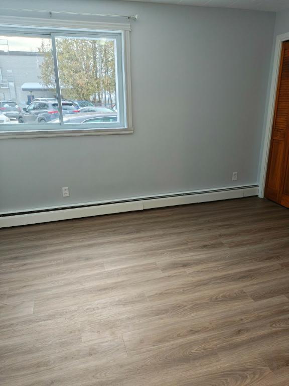 5 1/2 internet inclus - centre ville de Plessisville | 3209602