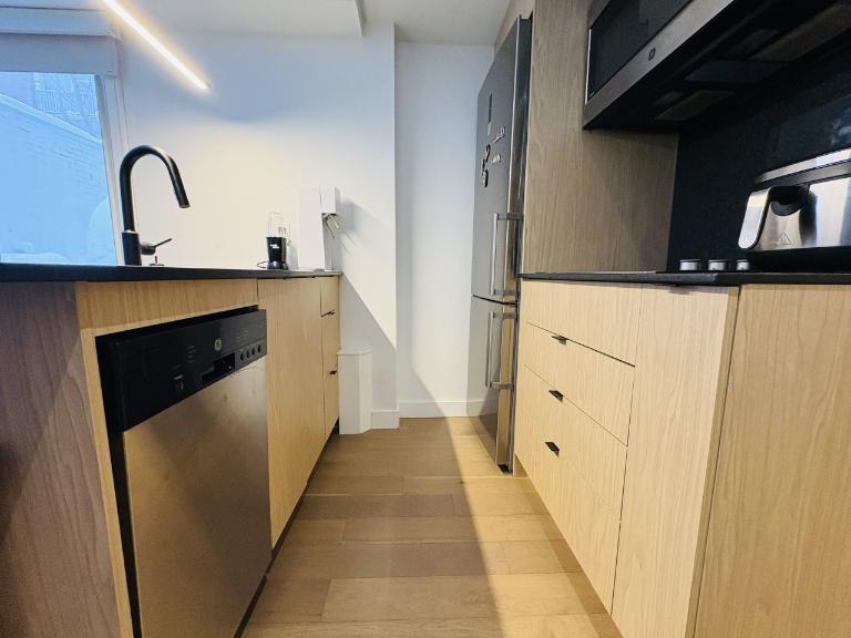 Loft entièrement meublé à louer Saint-Jean-Baptiste septembre 2026 | 3211959