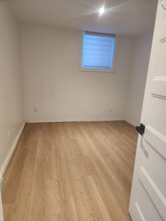 Superbe logement 3 1/2 entièrement rénover de 2024. Situé dans le centre-ville de Joliette. Tout est à proximités. Stationnement 1 place | 3209819