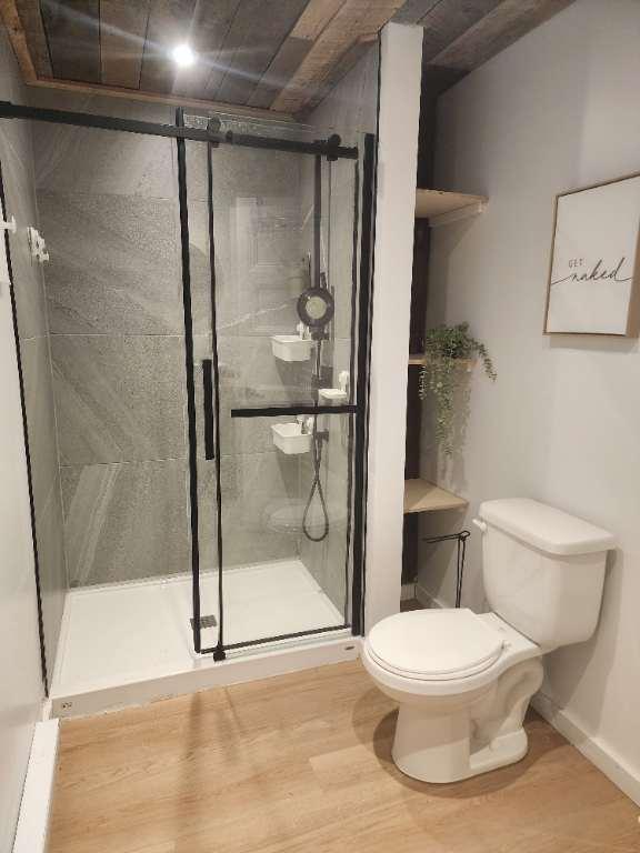 Superbe logement 3 1/2 entièrement rénover de 2024. Situé dans le centre-ville de Joliette. Tout est à proximités. Stationnement 1 place | 3209819