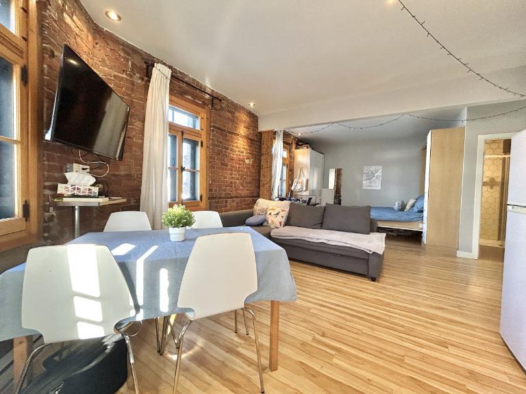 Loft entièrement meublé à louer Vieux-Québec mai 2026 | 3223564