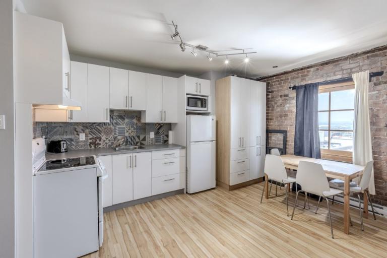 Loft entièrement meublé à louer Vieux-Québec juillet 2026 | 3211976