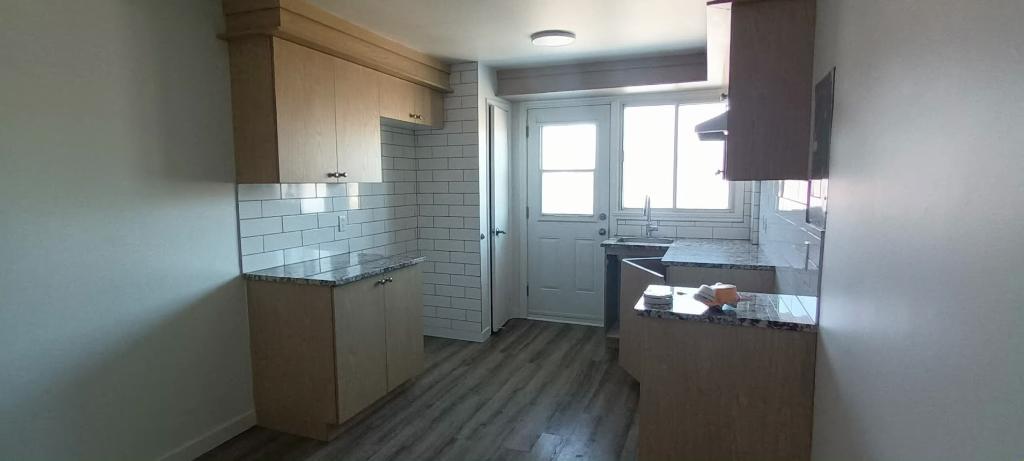 ANJOU 4 1/2 RÉNOVÉ , REPEINT , BIEN SITUÉ | 3210182