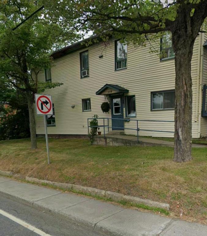 GRAND 4 1/2 à louer Rénové en 2026 - Coaticook ( 4-plex ) 1er mai 2026 | 3210424