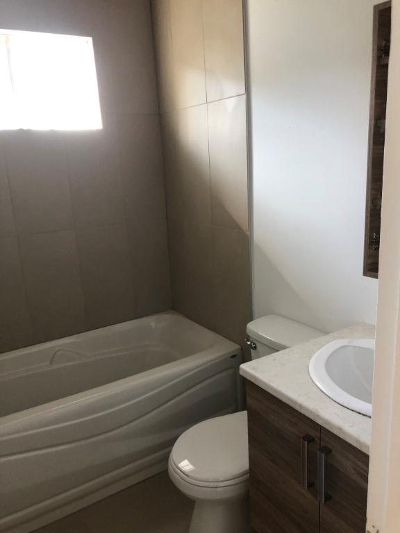 Très beau 4 1/2 refait à neuf et libre le 1er juillet | 3210441