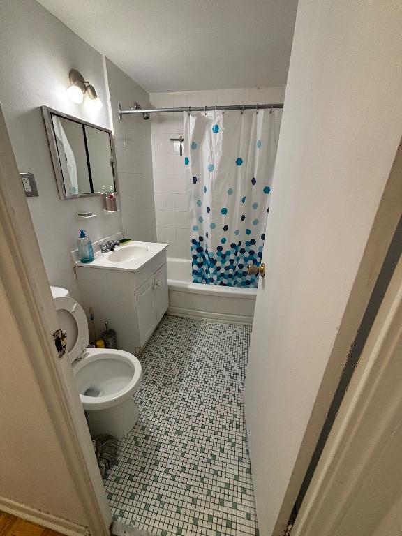 Grand 2 ½ à louer – Rez-de-chaussée avec grand balcon | 3210445