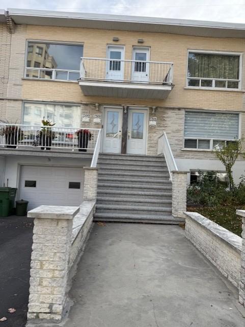 GRAND, BEAU 3 1/2 A LOUER A ST. LEONARD, D'UN TRIPLEX | 3210456