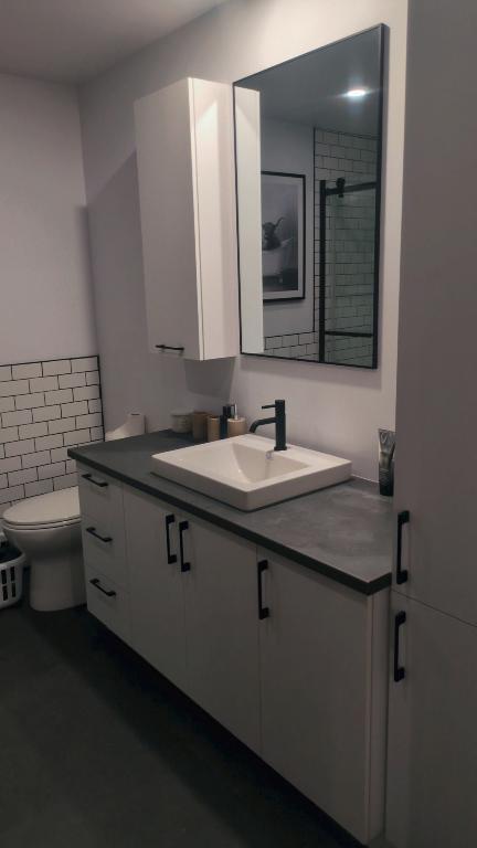 Beau 3 et demi récent ( 2025) Domaine sur le vert 1er mai 2026 | 3210461