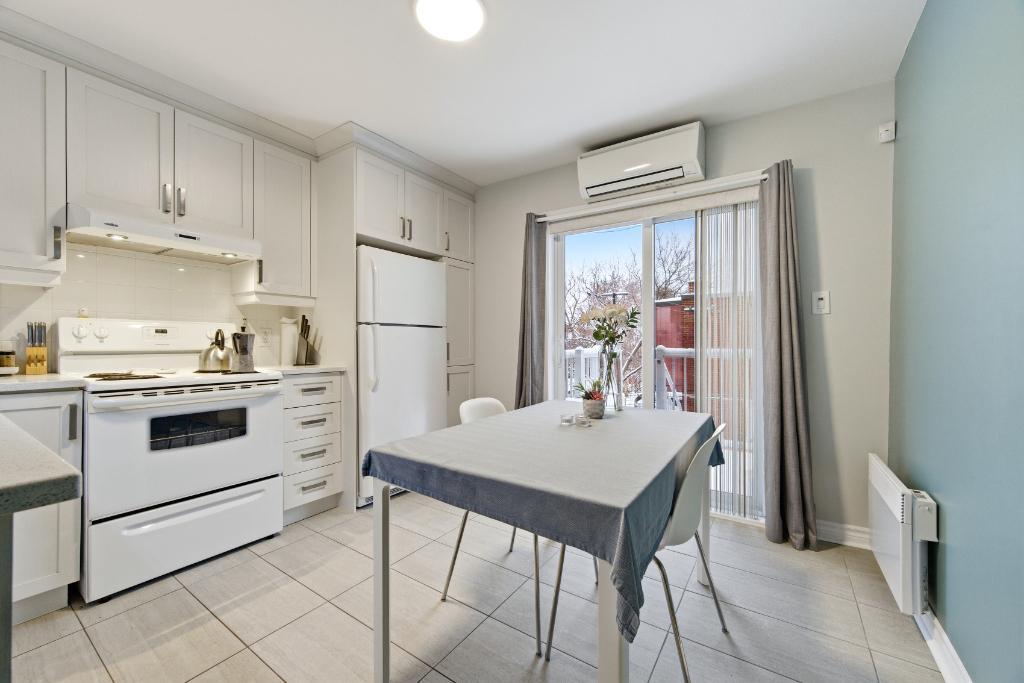 Rosemont Petite-Patrie, joli 3 1/2 à louer, rénové, près du Parc Maisonneuve, électroménagers, wifi et câble télé | 3210483